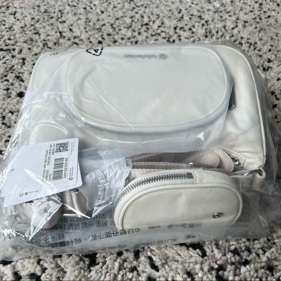 NWT LULULEMON Crossbody with Nano Pouch White Opal - Picture 9 of 10